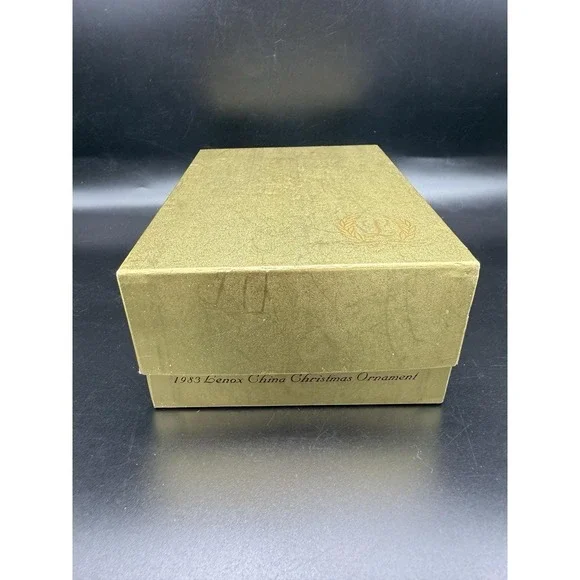 1983 Lenox China Christmas Ornament Limited Edition 24k gold porcelain embossed - Picture 7 of 7